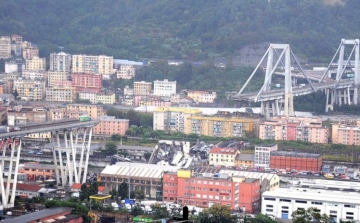 Felrobbantották a tavaly leomlott genovai híd csonka pilléreit