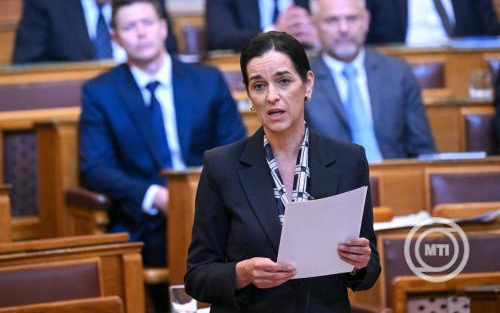 Ceuta - Orbán Anita: Magyar Péter is aláírta a spanyol miniszterelnök migrációs politikáját bíráló levelet