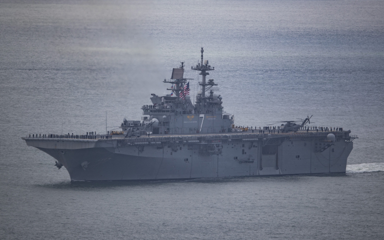 Kínai elnök: biztosítani kell a hajózás zavartalanságát a Hormuzi-szorosban