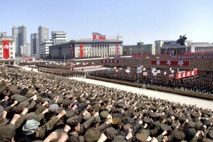 Koreai-félsziget - Atomháborús propagandavideót tett közzé Phenjan