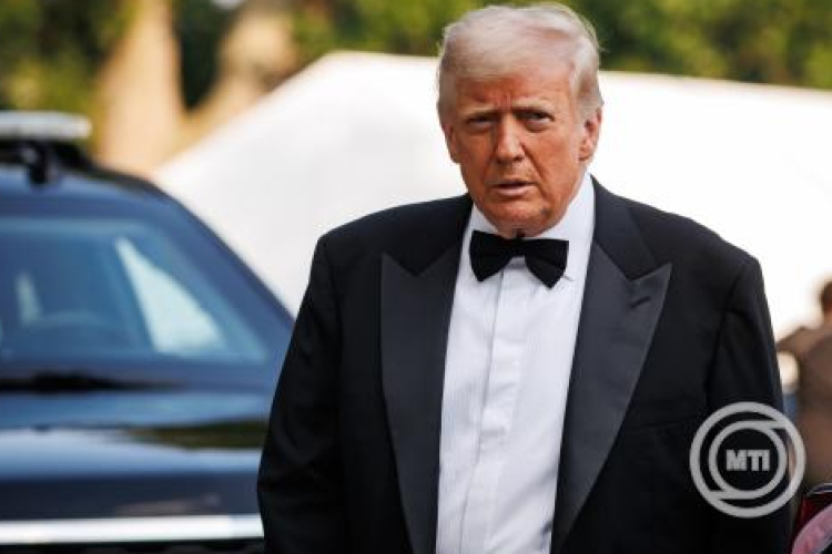 Donald Trump egyelőre nem kéri Izraelt az Irán elleni katonai akciójának leállítására