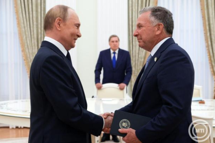 Fogadta az amerikai elnök különmegbízottját Vlagyimir Putyin