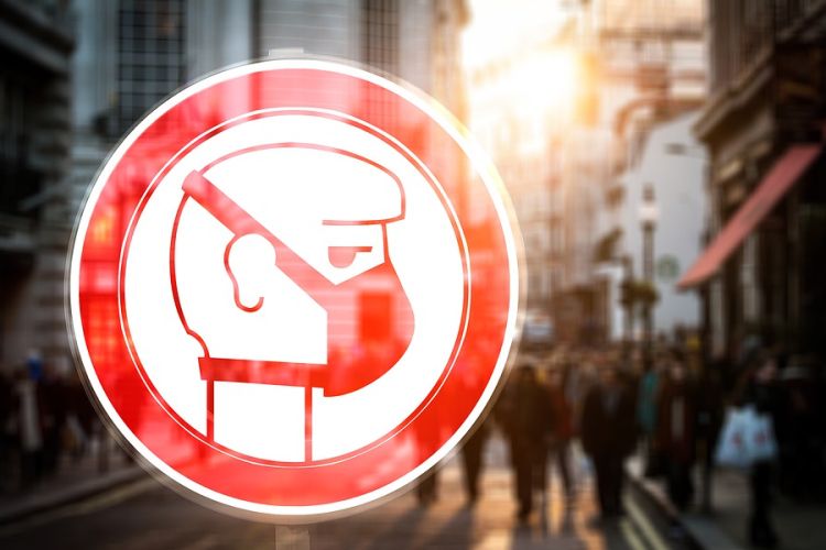 A holland kormány szeptemberben beszüntetné a távolságtartásra vonatkozó szabályokat