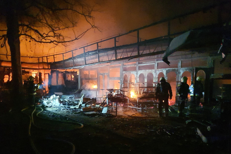 Kigyulladt egy vegyesbolt Alsóörsön, egy holttestet találtak a tűzoltók