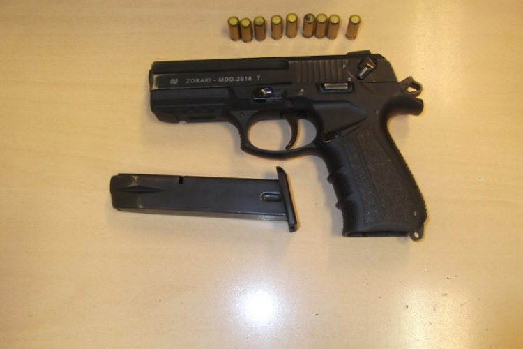 Nem jött be a csajozás, fegyverrel mentek rabolni helyette 