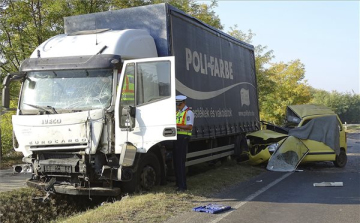 Ketten meghaltak egy balesetben Kecskemétnél