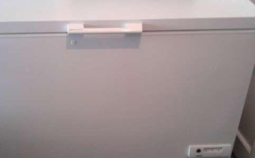 Megölt újszülötteket találtak egy csecsemőgyilkosságért már korábban elítélt francia nő fagyasztójában