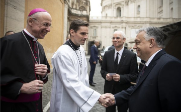 Orbán Viktor a Vatikánba utazott